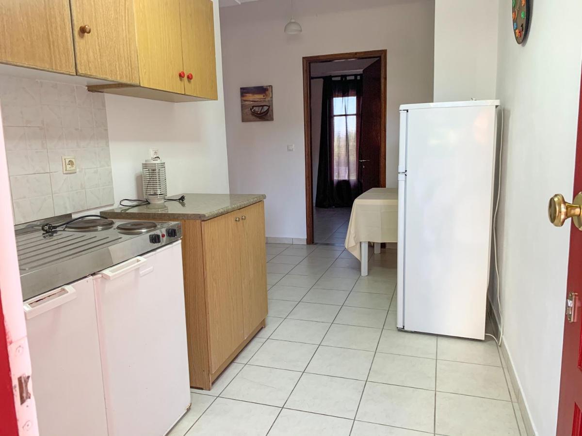Virginia Apartments Vitaládes エクステリア 写真